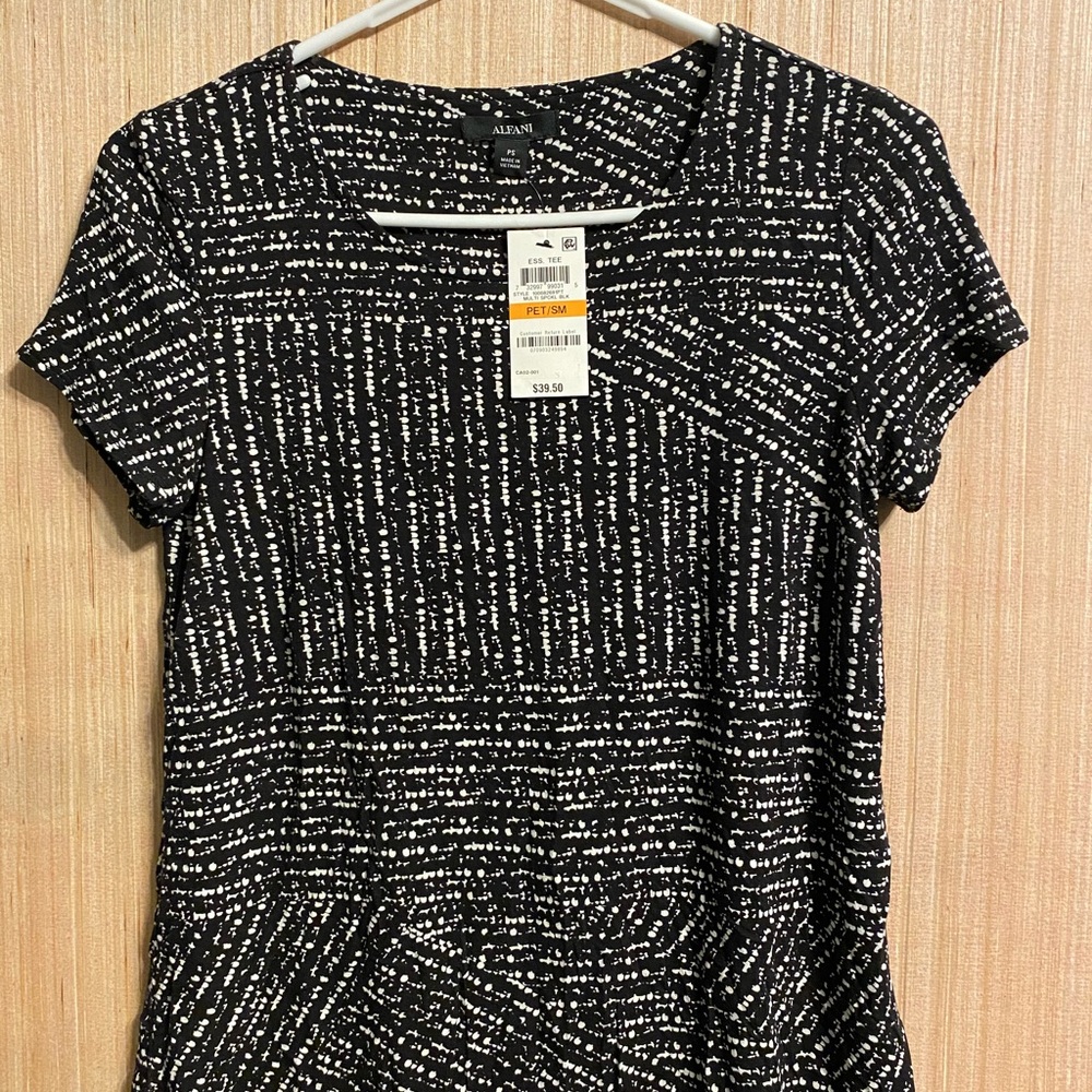 Alfani womens T-shirt